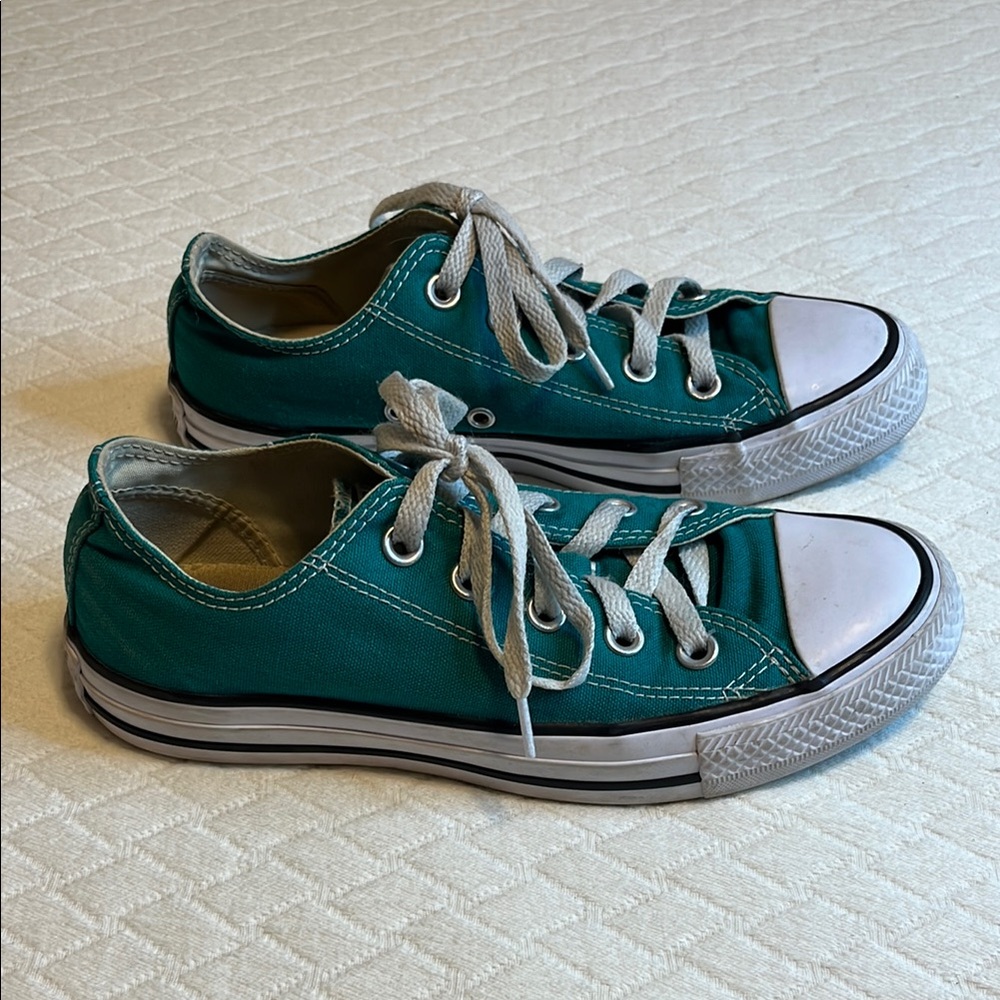 Converse Green and White Chuck Taylor All Star Sneakers Classic Canvas Low-Top 4